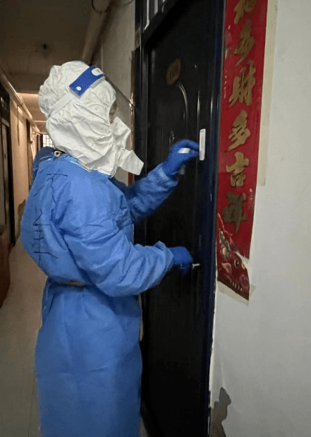 昌房公司接到支援小汤山防疫的通知后,积极与小汤山镇马坊村对接,迅速