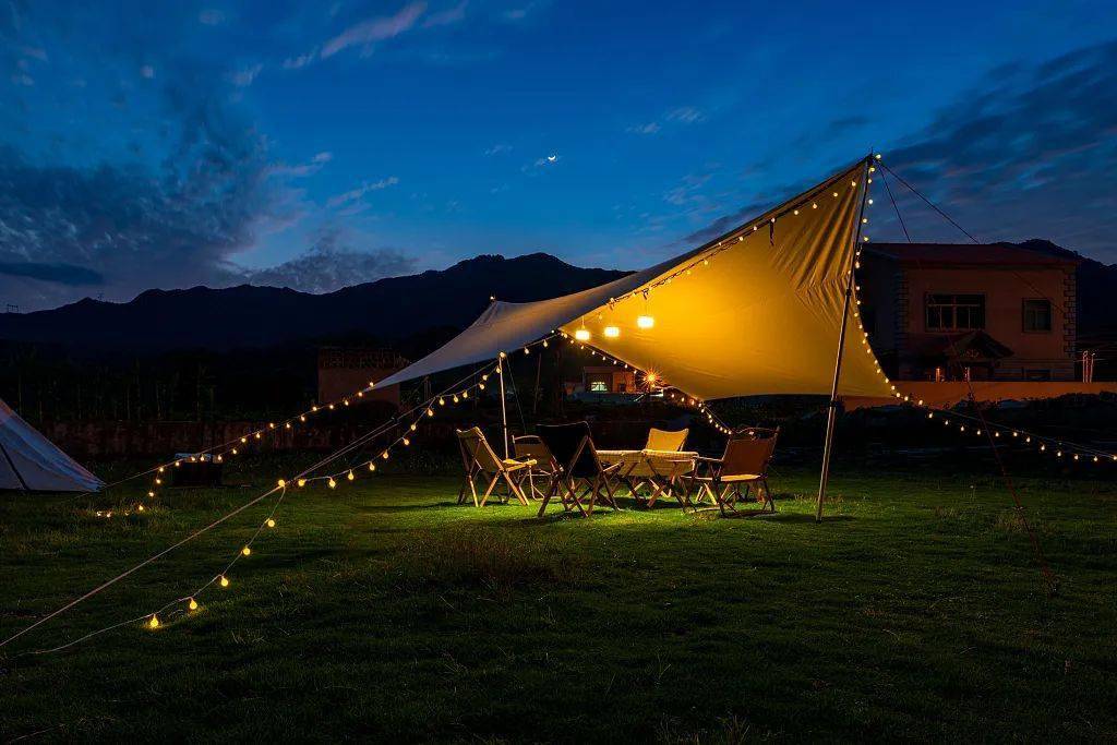 "精致露营"大火,相关英文怎么说?_camping_car_住宿