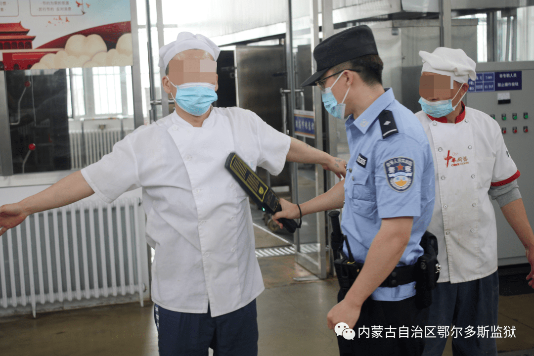 监狱从组织罪犯队列训练,行为规范考核,强化互监包夹制度,检查罪犯