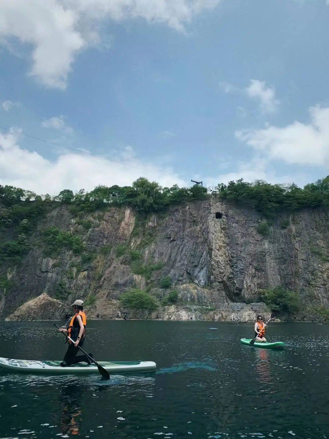 夏日炎炎，来松江体验户外新运动——深坑攀岩和水上桨板