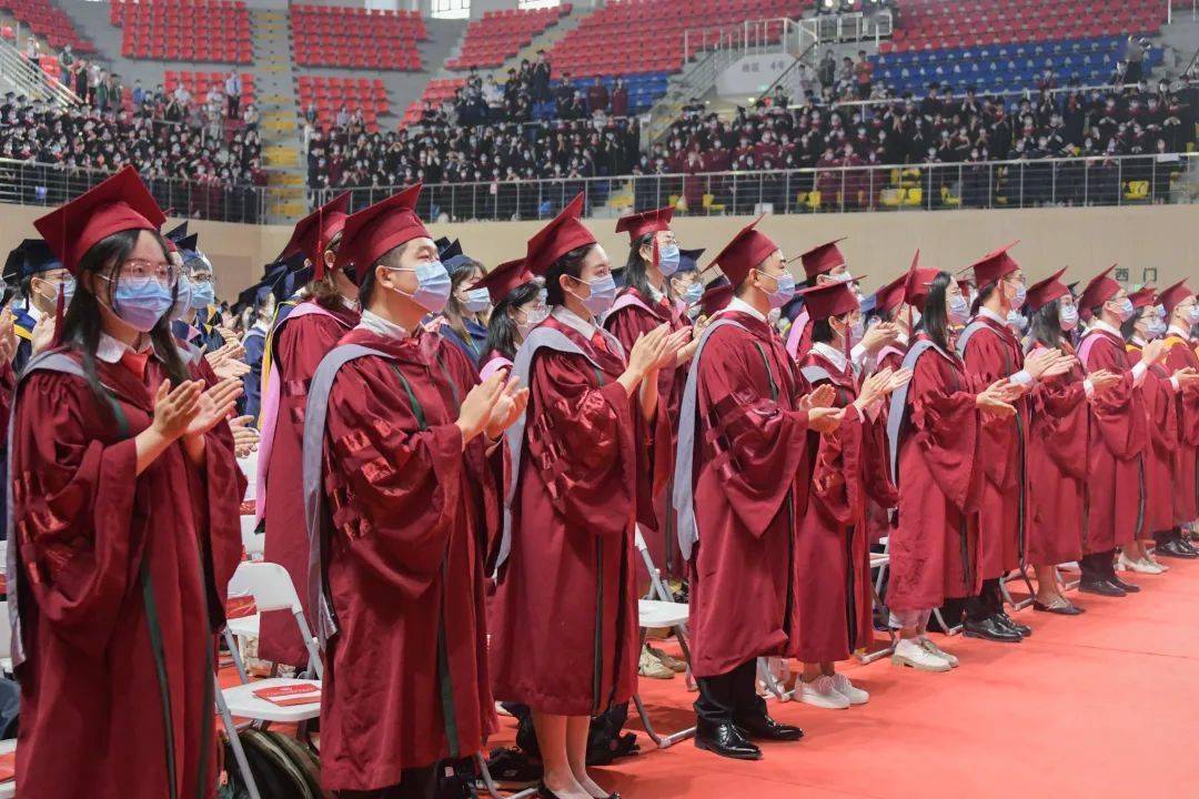 振兴中华永志勿忘中山大学2022届毕业典礼举行