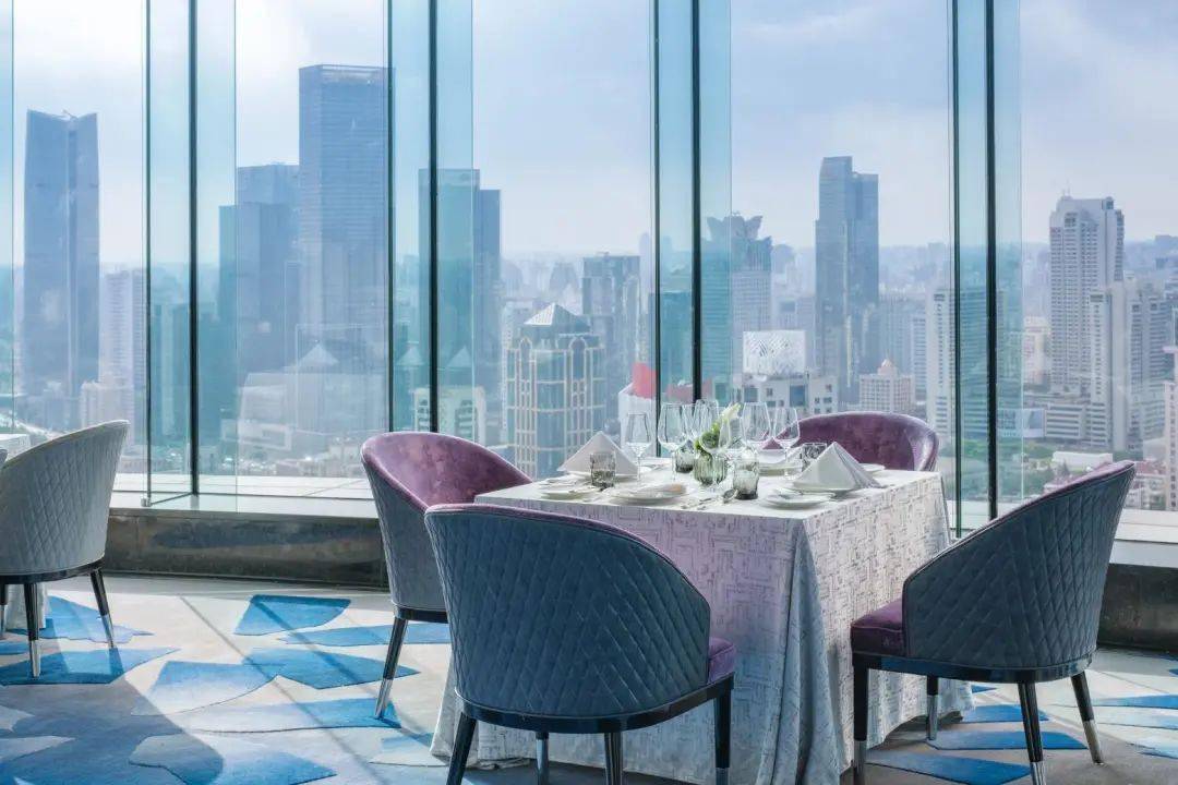 上海新锦江大酒店蓝天旋转餐厅淮海路360俯瞰城市美景的梦幻奢华水晶