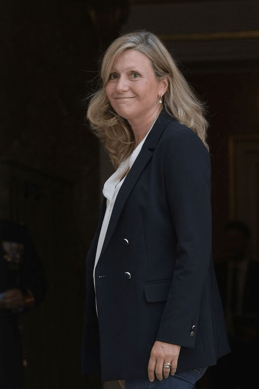 布朗-皮韦成为法国国民议会首位女议长_马克龙_议会选举_女性