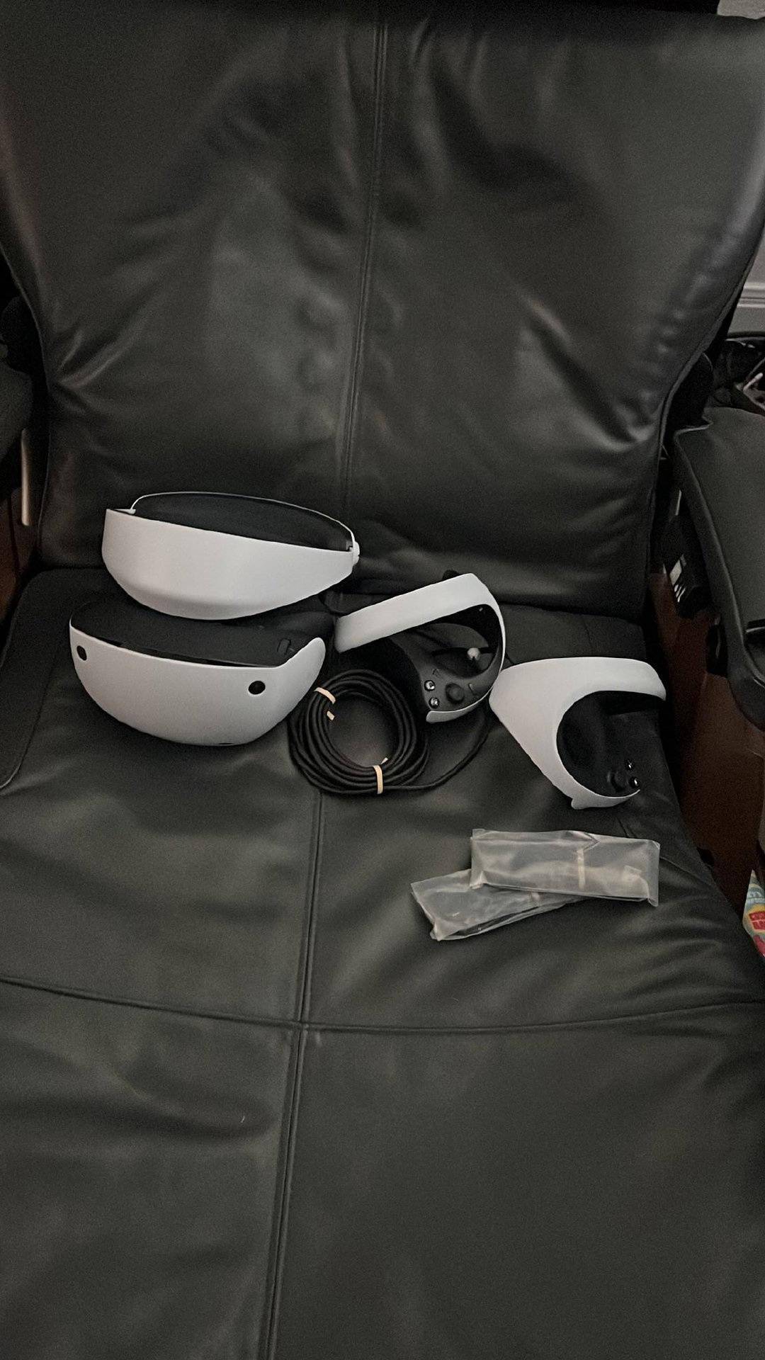 索尼 PS VR 2 真机照曝光，将于明年正式发售