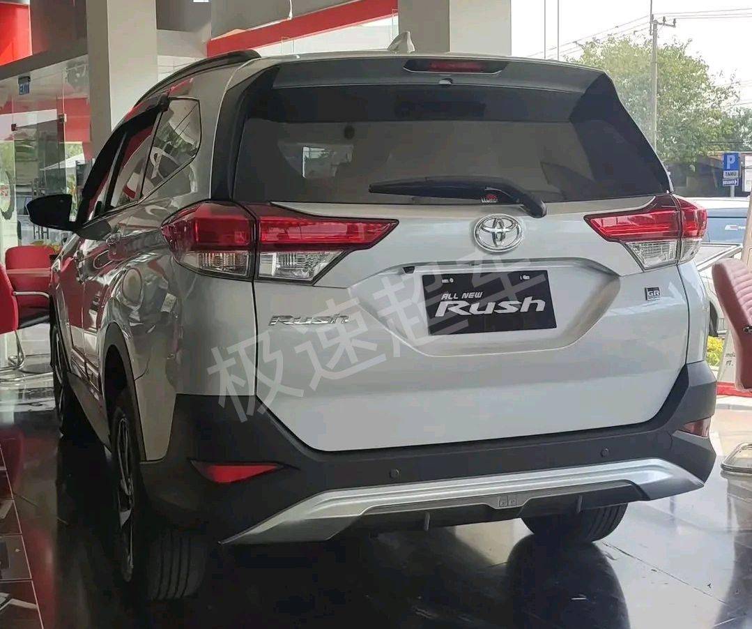 落地9万,丰田新款suv曝光,实拍rush,油耗6升,酷似mini汉兰达_搜狐汽车