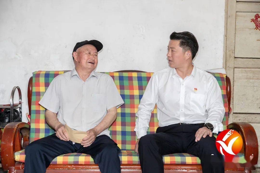 廖良辉开展"七一"走访慰问活动_生活_烈士_情况