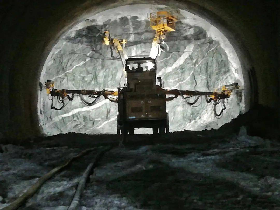 课题,研究隧道钻爆法机械化快速施工效益分析及爆破振