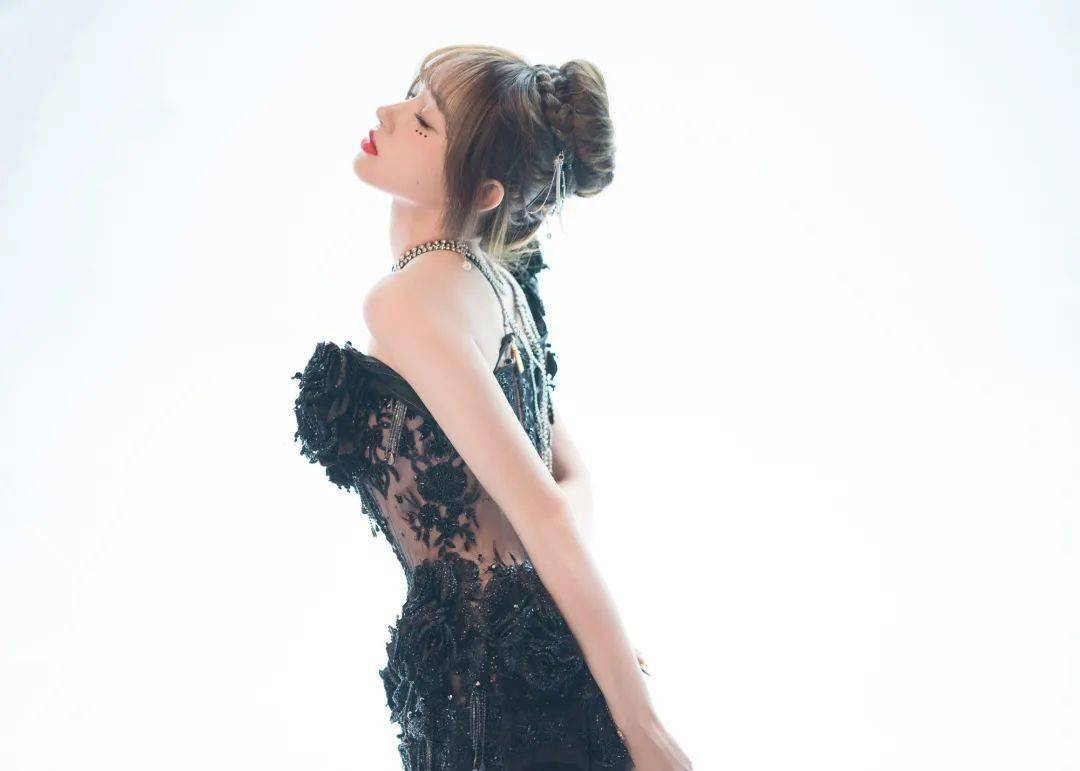 暗黑系少女_look_girl_网状