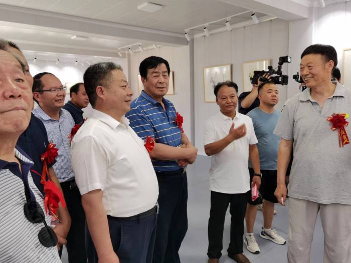全国文化馆榜样人物齐旭峰《蕴艺心迹》书画作品展在乾县举办_书法