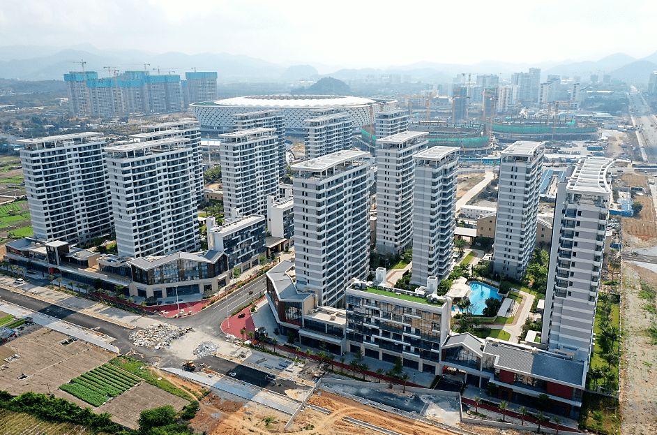 近日,六公司三亚亚沙村项目捷报频传,连续荣获海南省建设工程"绿岛杯"