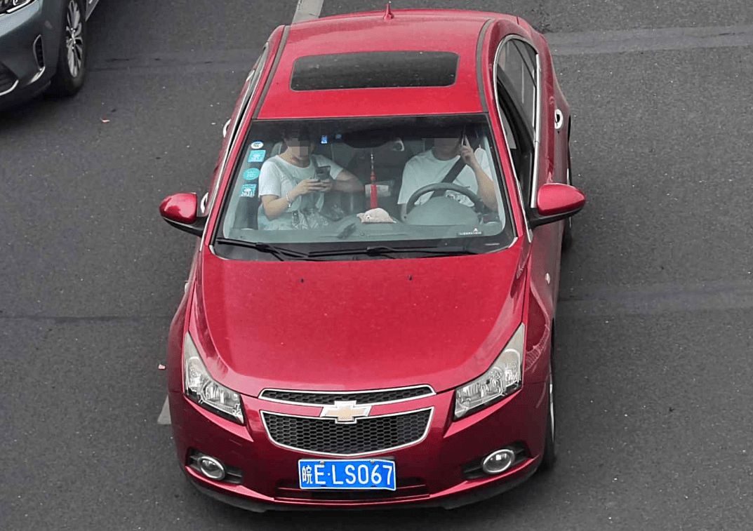 驾车接打手持电话曝光第1期