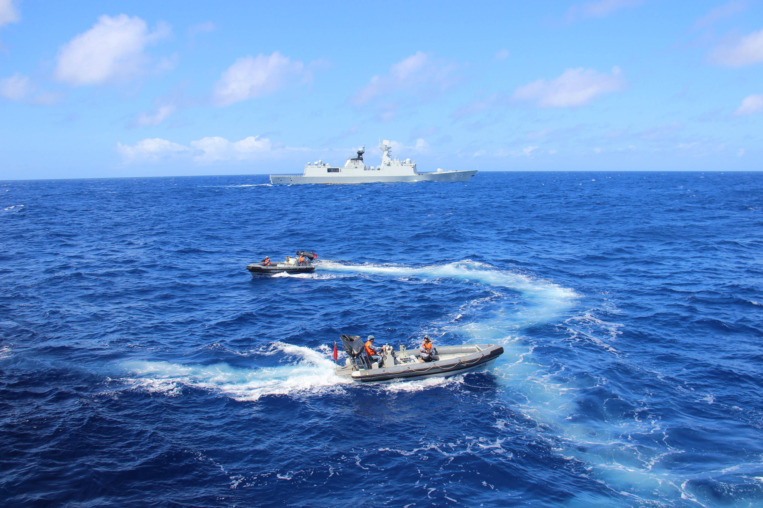 中国海军第40批护航编队完成任务返回湛江