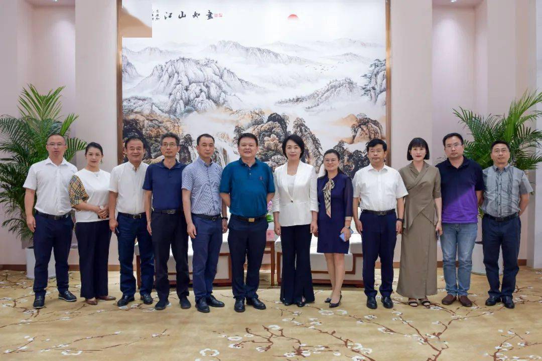 深化拓展产业合作携手实现共赢发展陈平会见嘉道私人资本和中铁现代