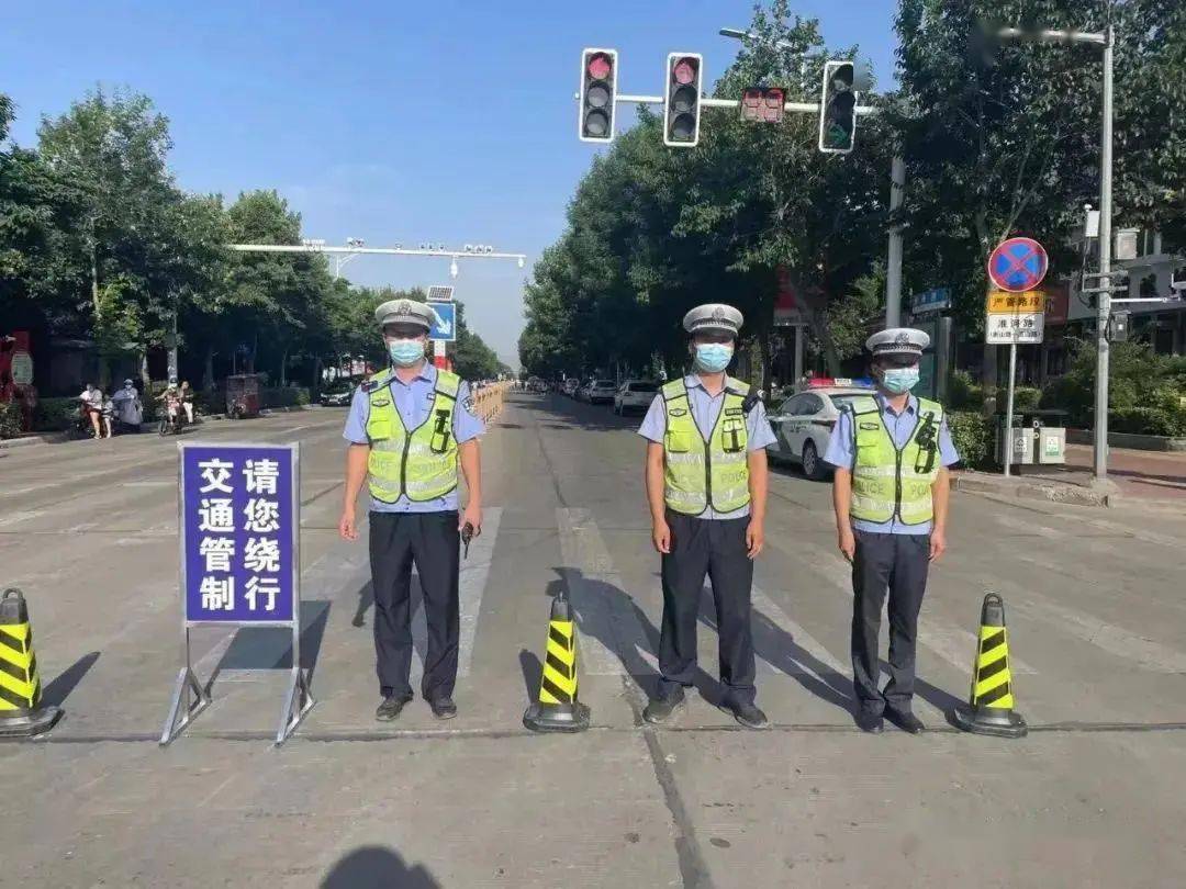 交警交通管制图片图片