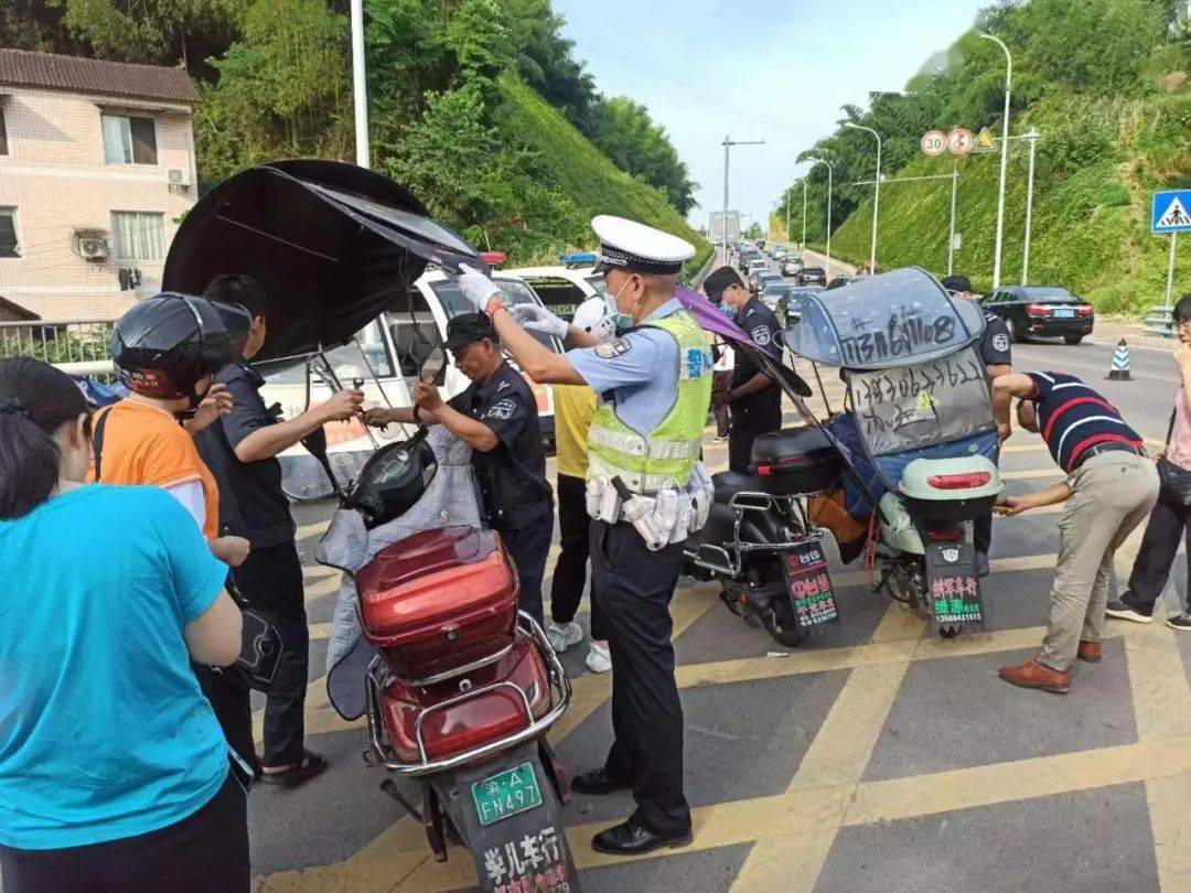 梁平交巡警摩托車綜合治理宣傳先行取得實效