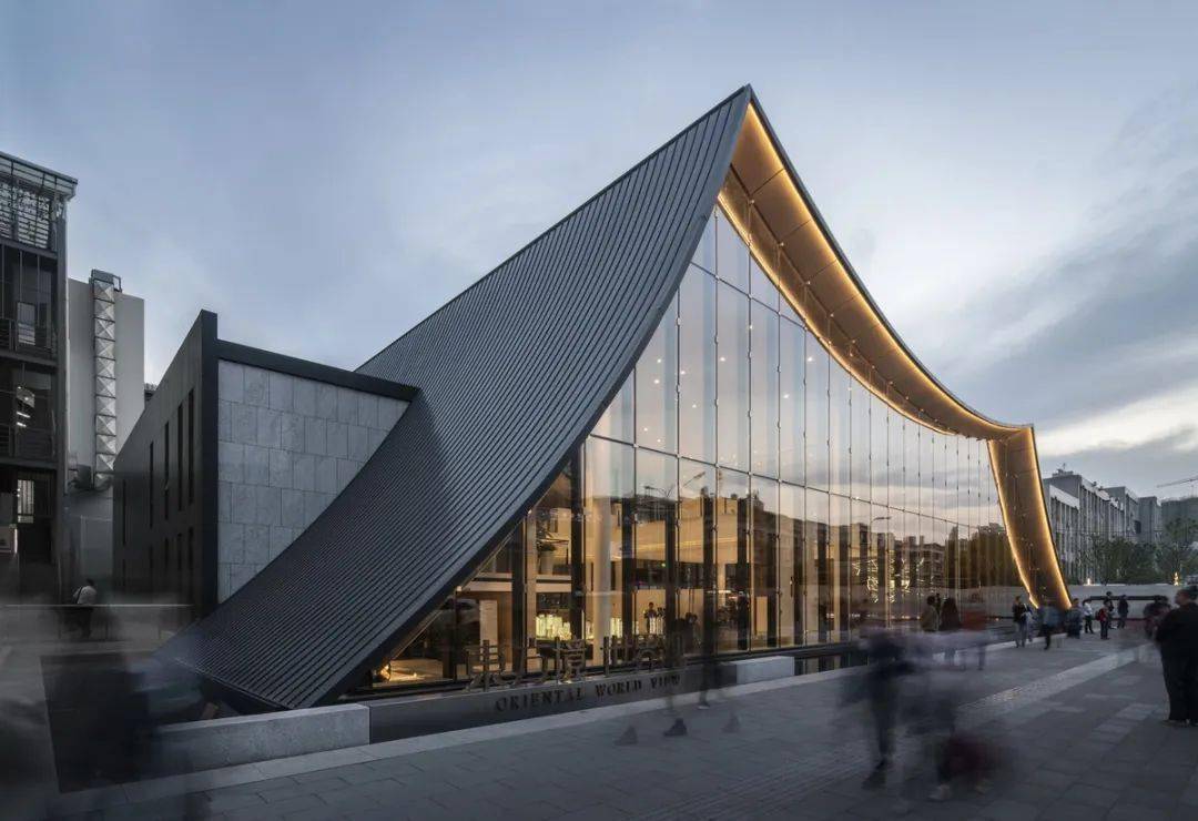 不对称的建筑设计,完美的平衡格局_来源_设计的_design