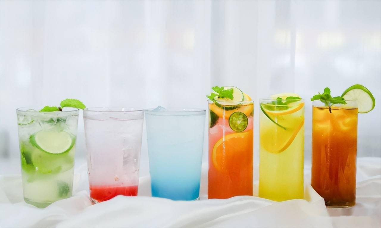 夏季"消暑饮品"排行,碳酸饮料未入榜,第一名老传统,建议了解_柠檬水