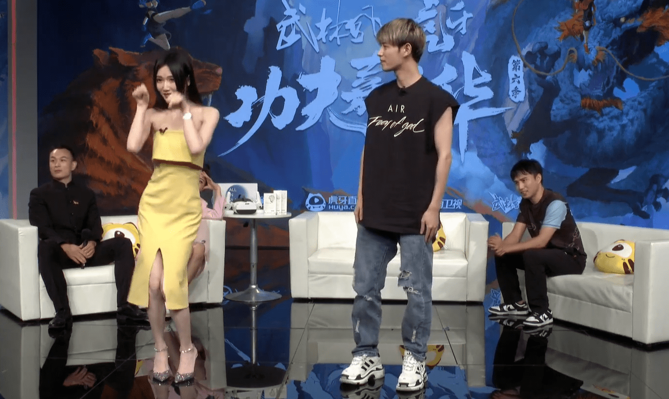 "顶级身材无形带流量"坏空空二台解说,网友直呼:我准备好了_虎牙_功夫