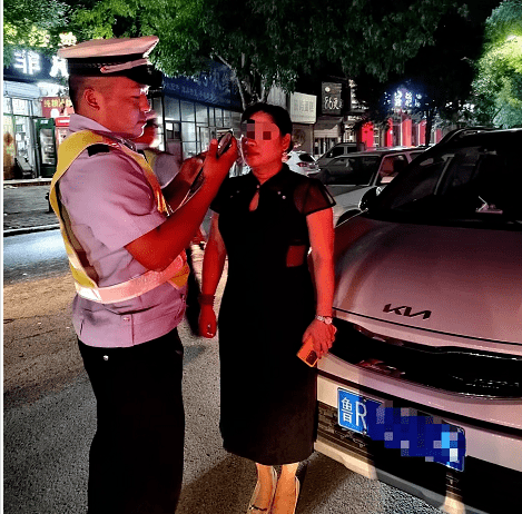 单县一美女实习期内酒驾驾驶证被注销