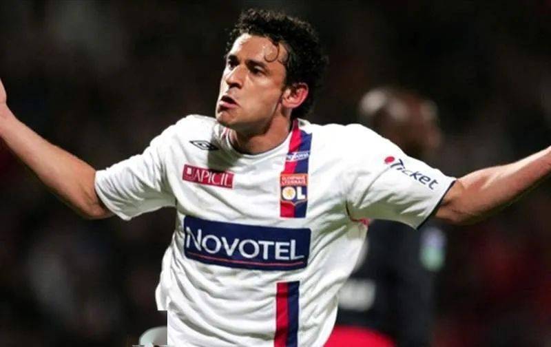 "巴西最差9号"谢幕 两创耻辱终成一代传奇_弗雷德_弗鲁米嫩塞_巴甲