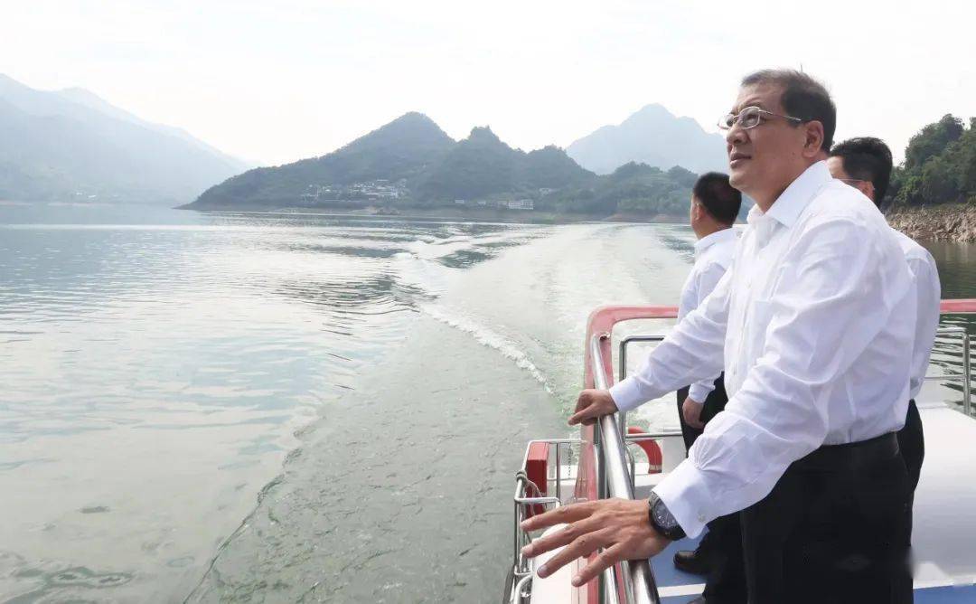 王立来到湖北康农种业有限公司,向企业家了解科研投