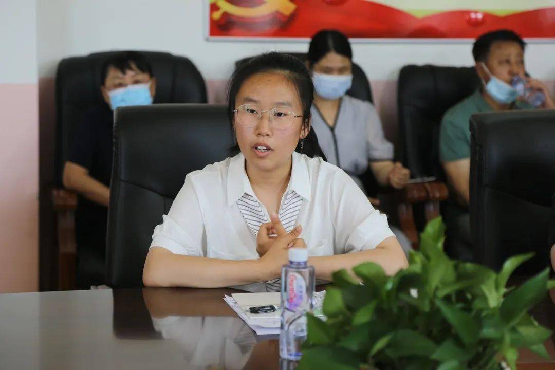 王刚宗哲深入阿荣旗第一中学开展调研