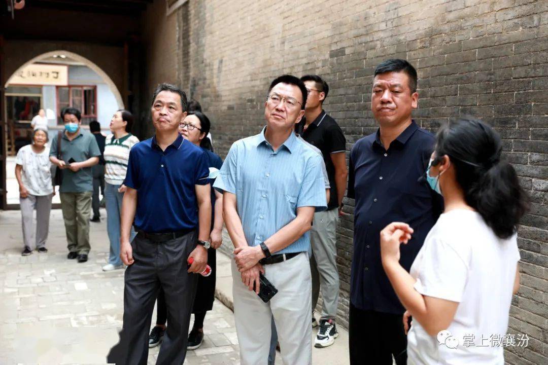 县委书记刘春林,县委副书记,汾城镇党委书记滑颖奇出席会议,副县长张