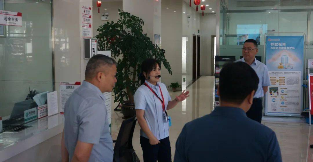 银行系统重点工作现场观摩第一站:走进蔡家岗支行_员工_活动_刘汉军