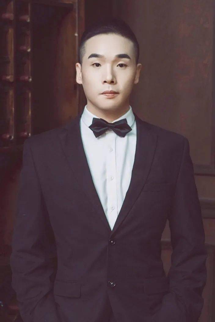 曹阳阳饰 贾 六国家一级演员北京京剧院青年团优秀青年武丑演员孙世民