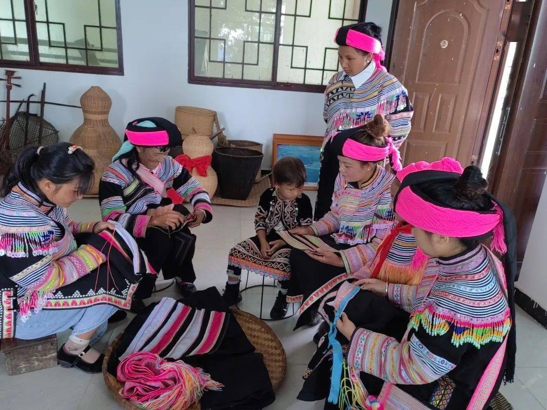云游澜沧 | 跟随"非遗"拉祜编织,了解源远流长的拉祜族服饰文化_富邦