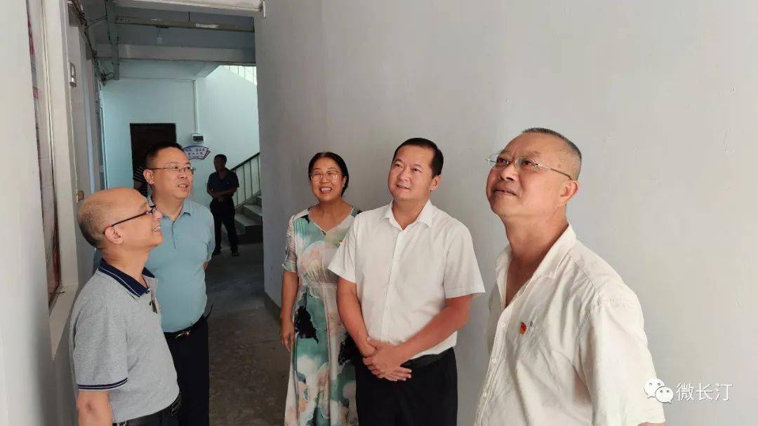 长汀县委书记到县委编办等部门走访调研