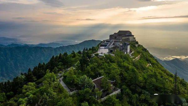 山之良者——崀山▼九嶷山上白雲飛——九嶷山▼壺瓶好景看不足——壺