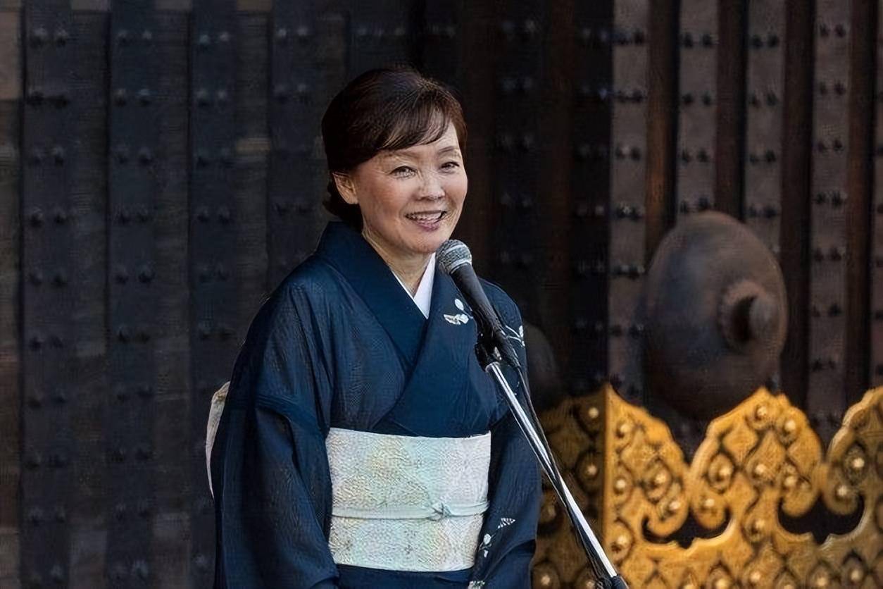 2006年4月29日,小泉首相出访,安倍担任日本代首相,吴汝俊与安倍夫妇