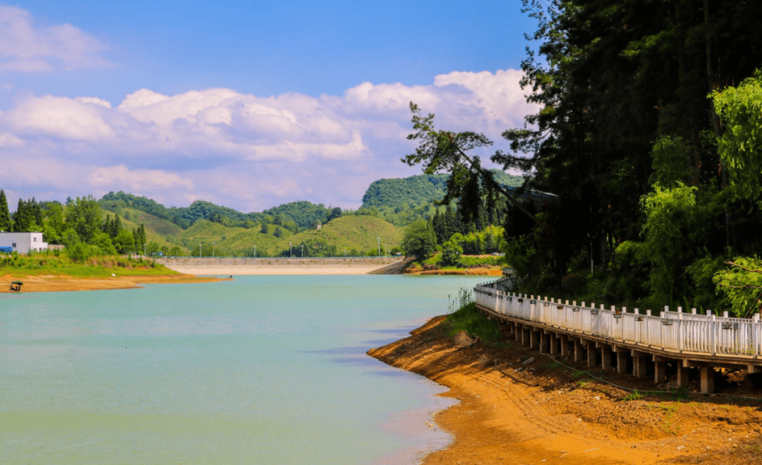 安顺九龙山风景区图片