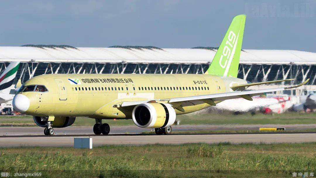 今年五月份媒体曾报道一架东航涂装的c919在浦东试飞,有人说那就是