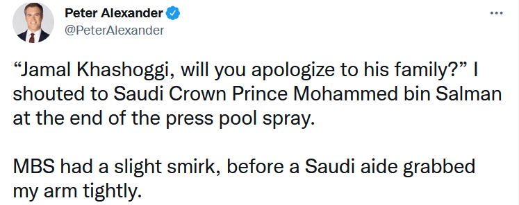 NBC记者质问沙特王储萨勒曼是否会向卡舒吉家人道歉，被安保人员抓住手臂