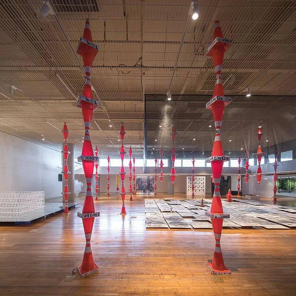 �����ǣ�΢�����У��������ġ����潨��ѧ��