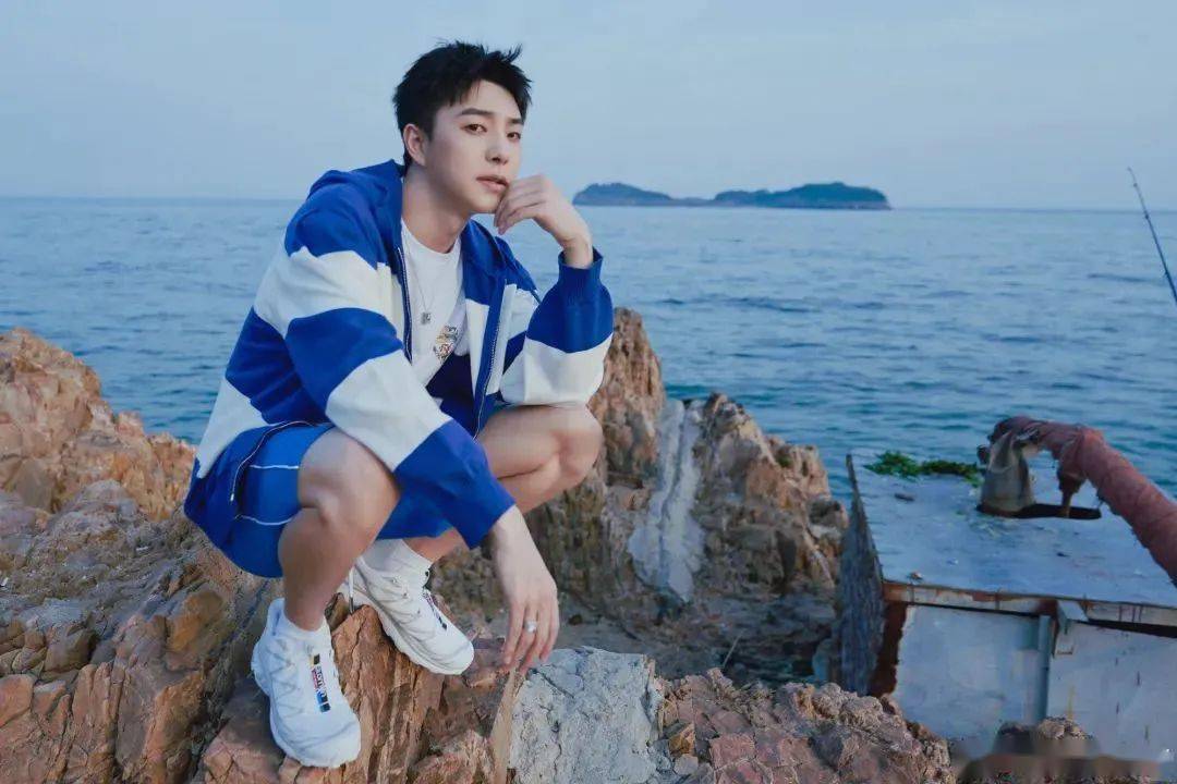 张欣尧大量不雅言论曝光教唆粉丝私发果照工作室火速回应否认