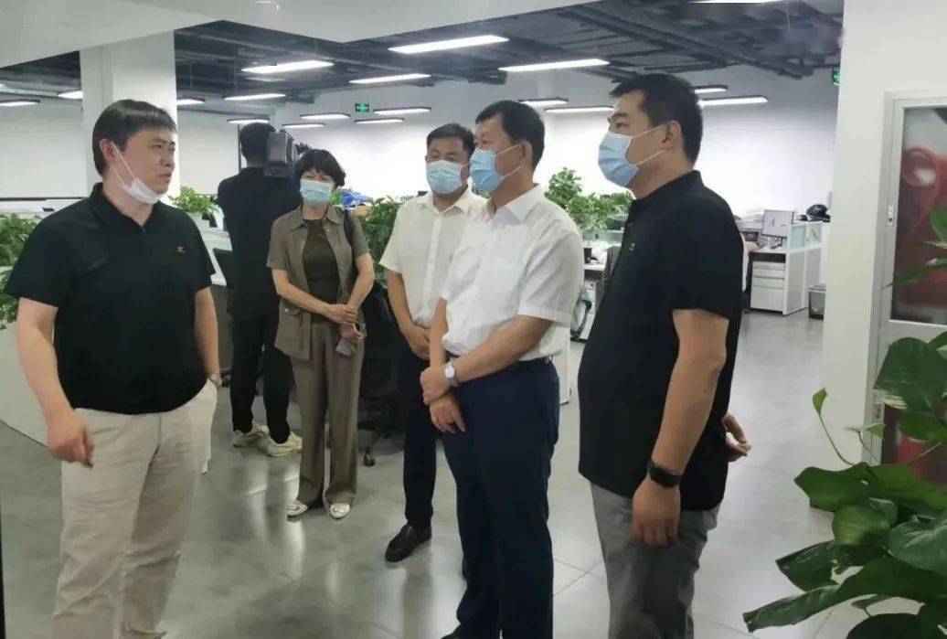 郓城县委书记姜凌刚带队赴北京招商引资