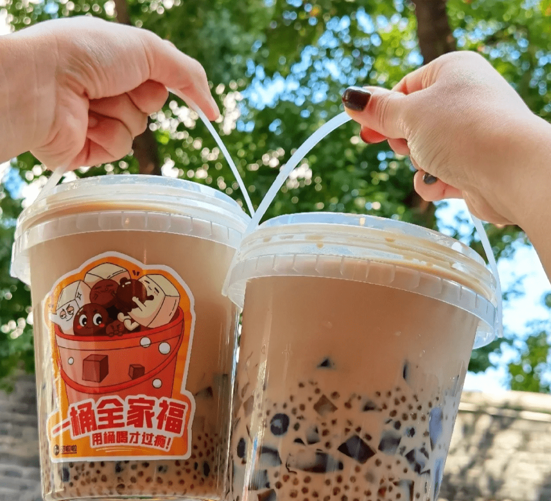 桶装奶茶能带来成倍的快乐吗