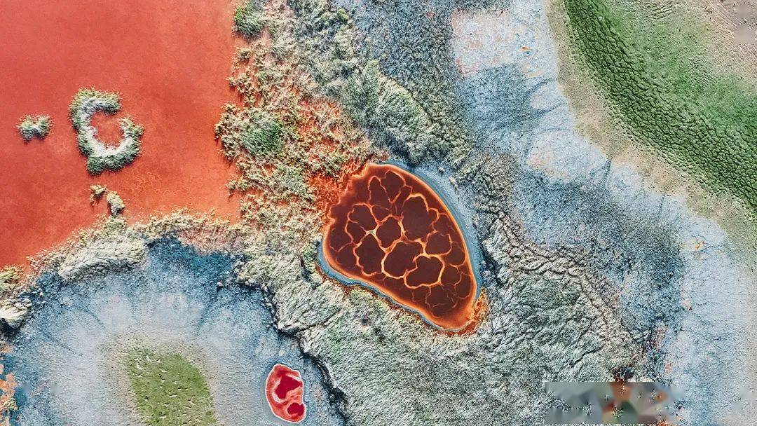 悦赏丨大漠红湖一颗跳动的地球之心