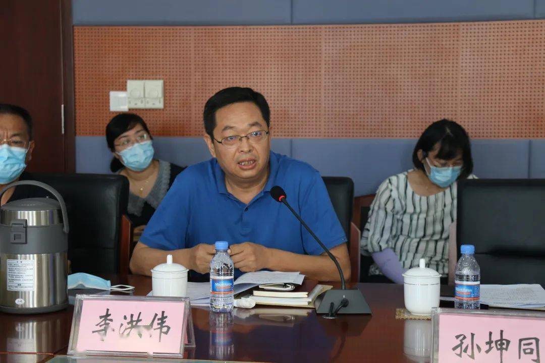 会上,市委组织部副部长,市人社局党组书记,局长马绪福同志汇报了市人