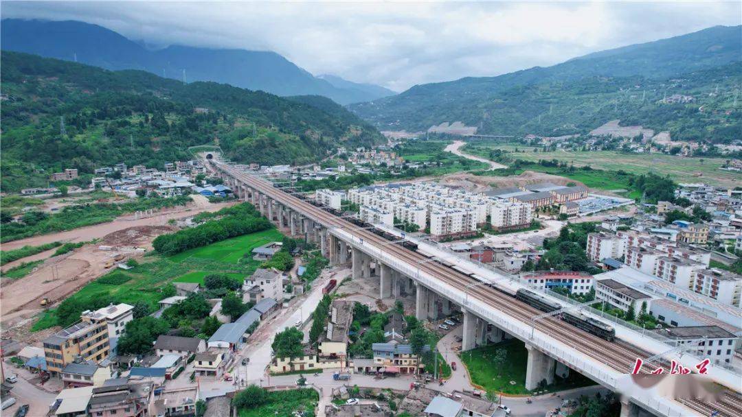试乘体验来啦_保山_铁路_列车
