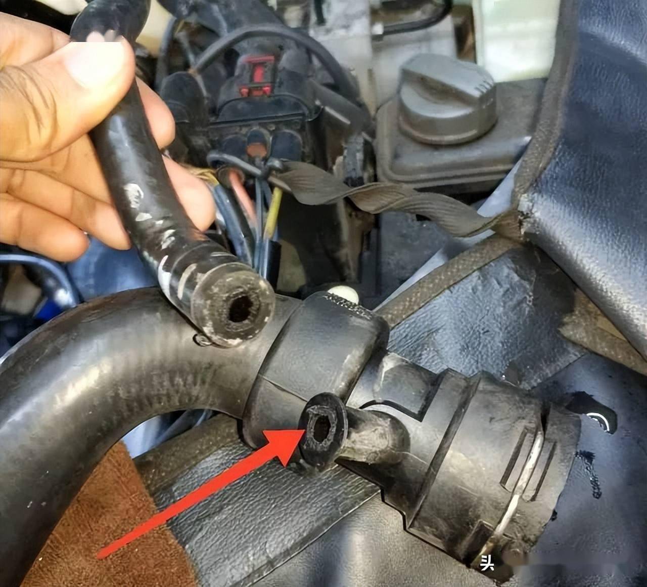 20多万公里的奥迪a4维修,车主:仪表显示发动机水温高_搜狐汽车_搜狐网