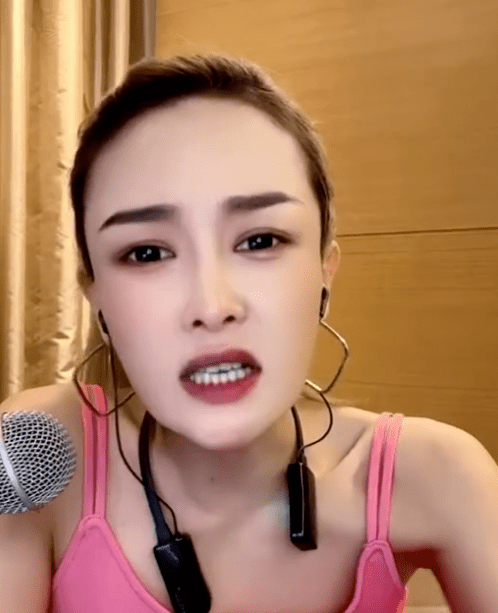 葵儿哭崩直言和南龙分手互不相欠万伊否认是逆徒直言感恩方丈但是谁也