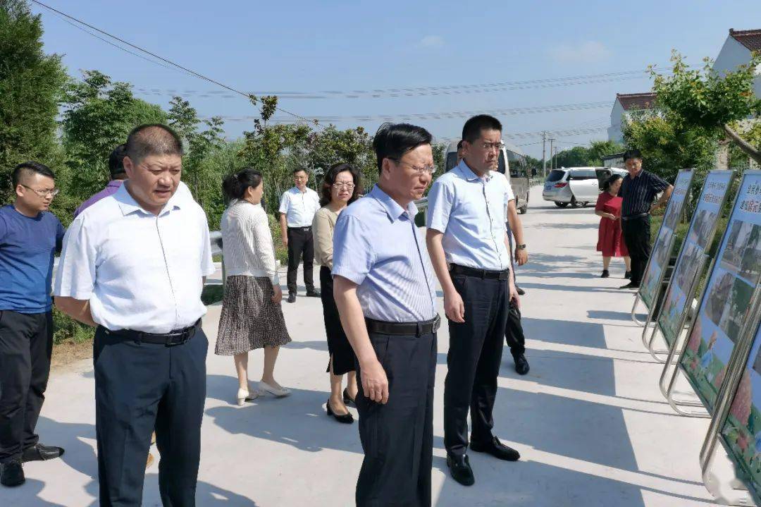 市人大常委会主任刘荣华督查民生实事项目办理情况