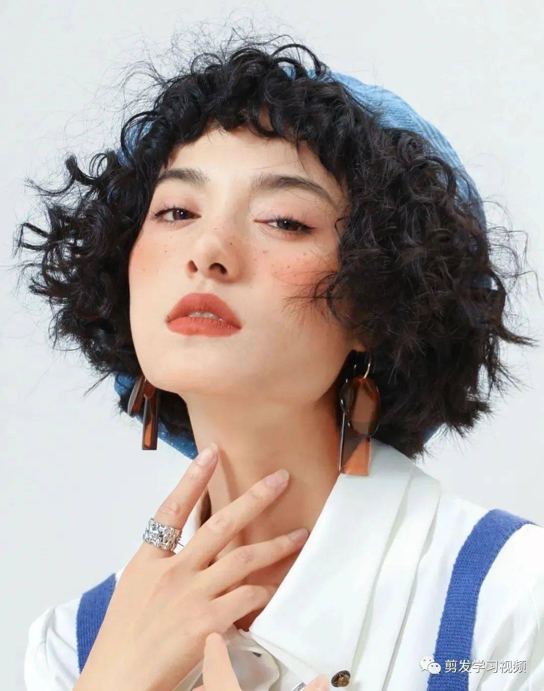 "短羊毛卷",氛围感拉满_发型_中国_jfxxsp