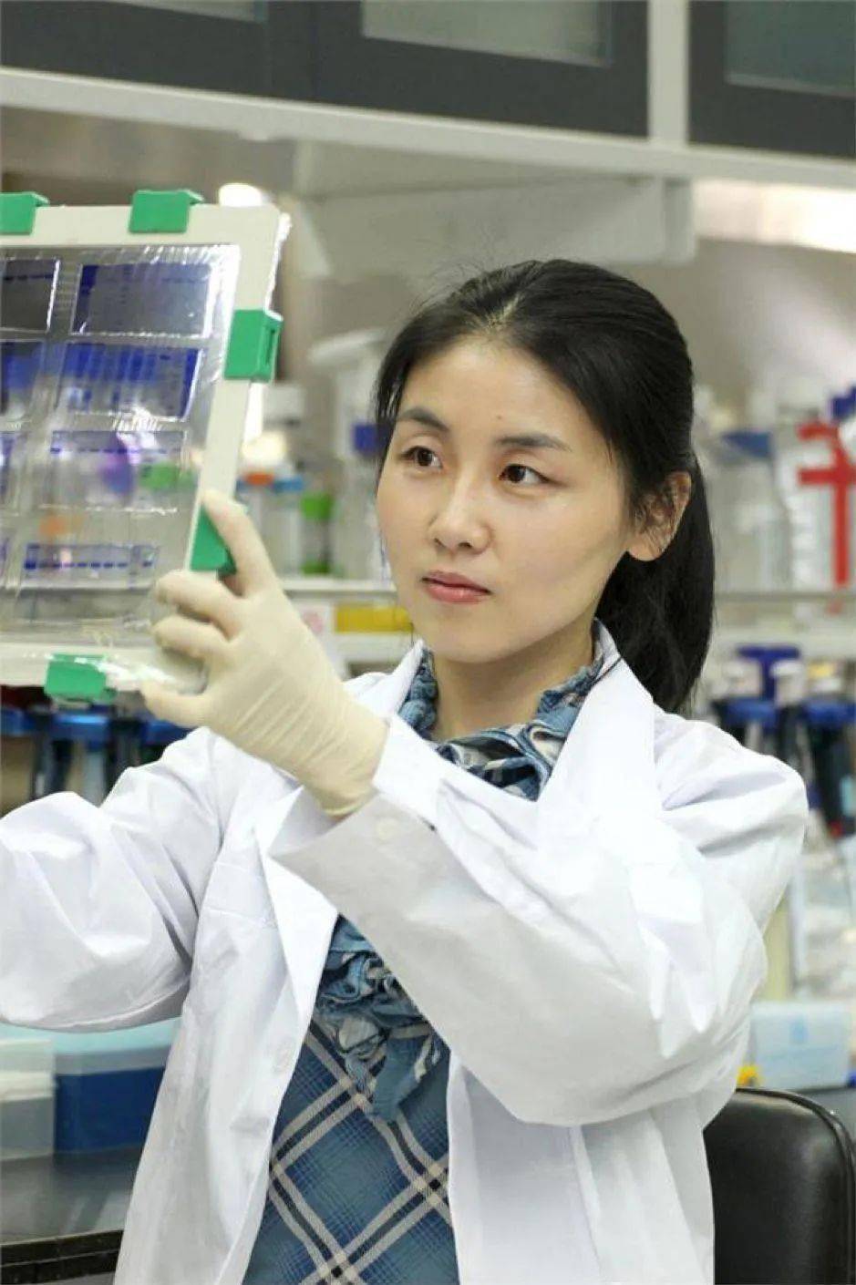 与大兴一中校长王宁共坐咖啡厅