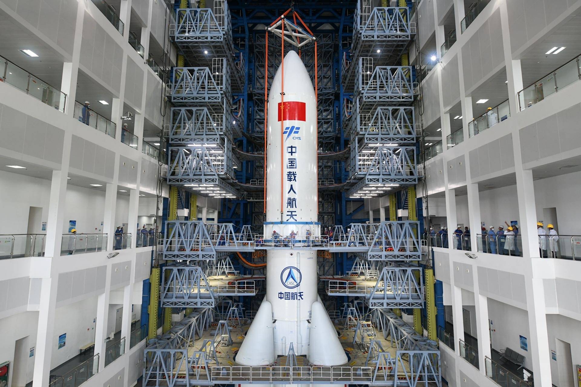 “问天”之路 | 你知道吗？问天实验舱是坐着“沙发”上太空的_问天实验舱将择机发射_问天实验舱发射_乘客