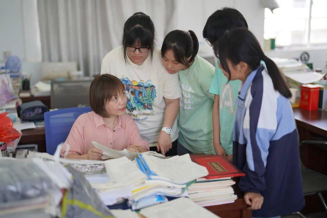 稼祥中学名师风采 | 吴慧慧:撑一支长篙,向青草更青处漫溯